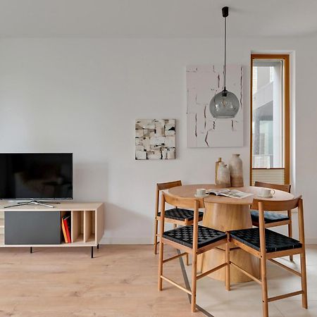 Front Park Apartments With Parking By Lion Apartments Gdansk Bagian luar foto