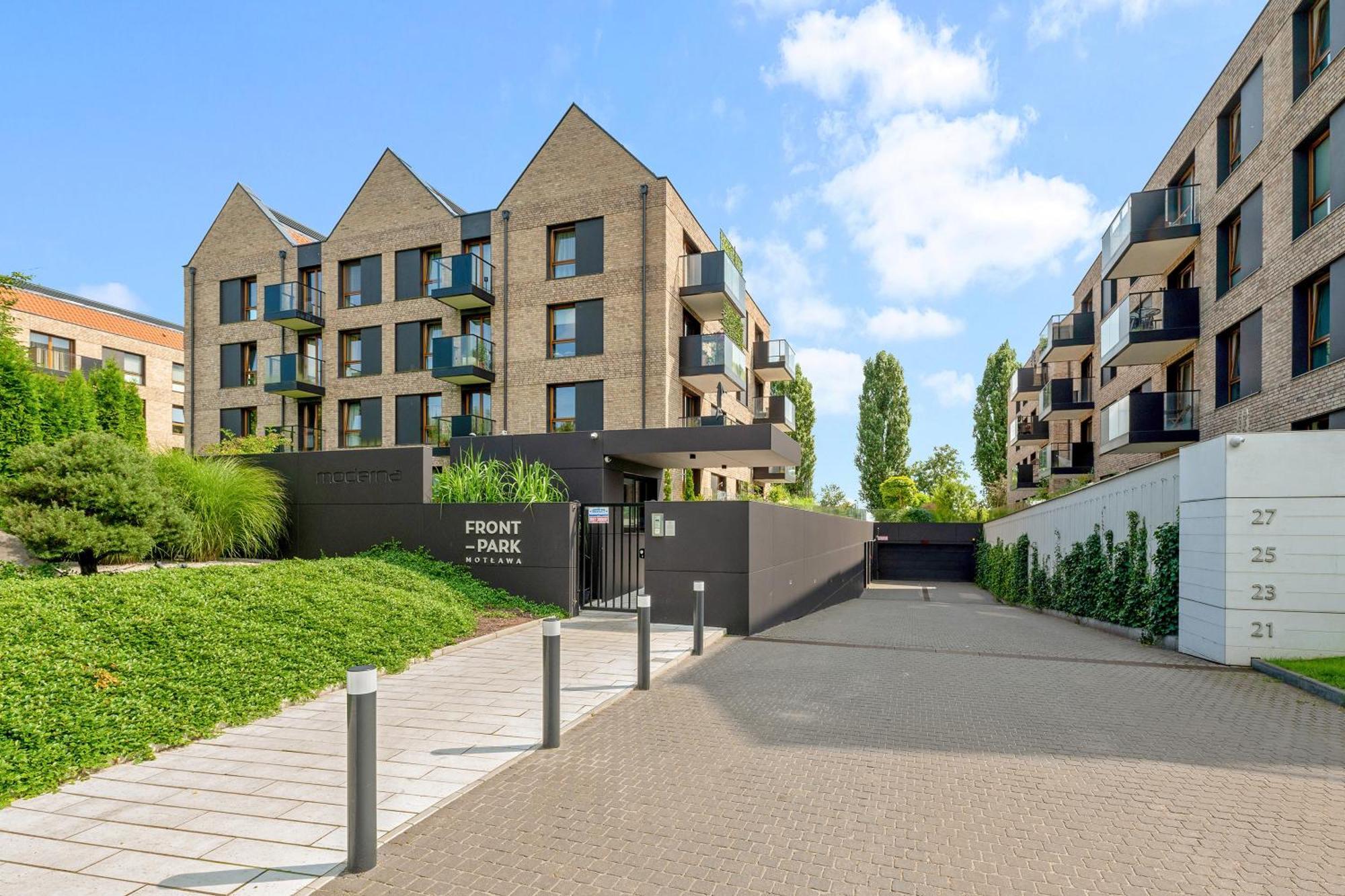 Front Park Apartments With Parking By Lion Apartments Gdansk Bagian luar foto