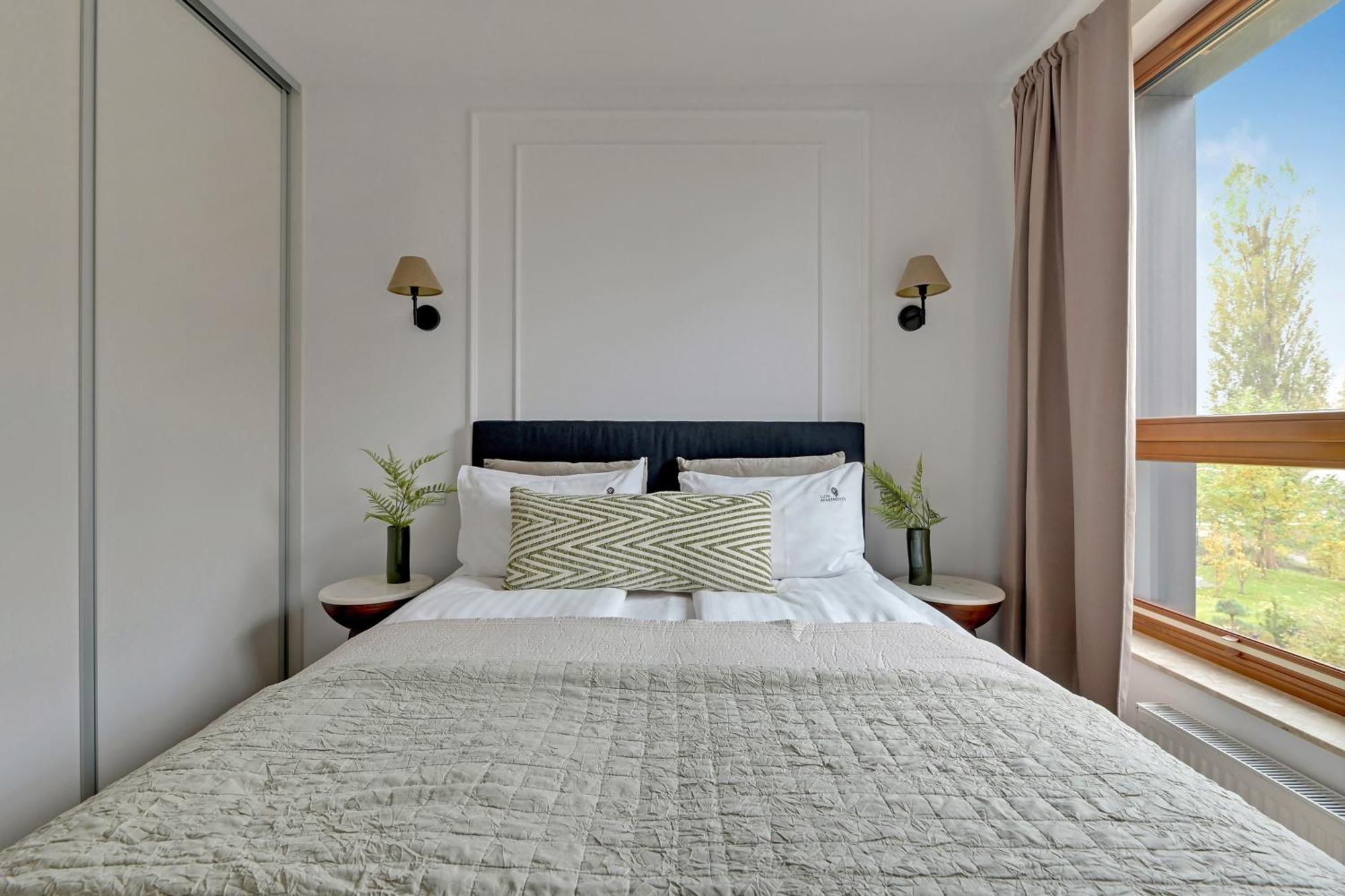 Front Park Apartments With Parking By Lion Apartments Gdansk Bagian luar foto
